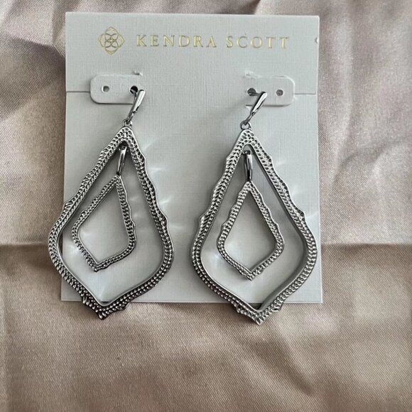 Kendra Scott Stud Earrings - Picture 4 of 6